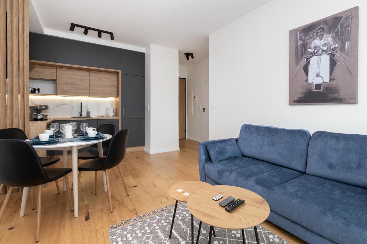 Vespa Nearby By Renters Apartment *